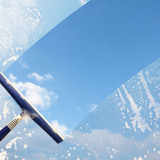 Nettoyage complet des fenêtres vitrées, baies vitrées, et miroirs avec LOC 360 💦🧼 https://www.loc-360.fr/