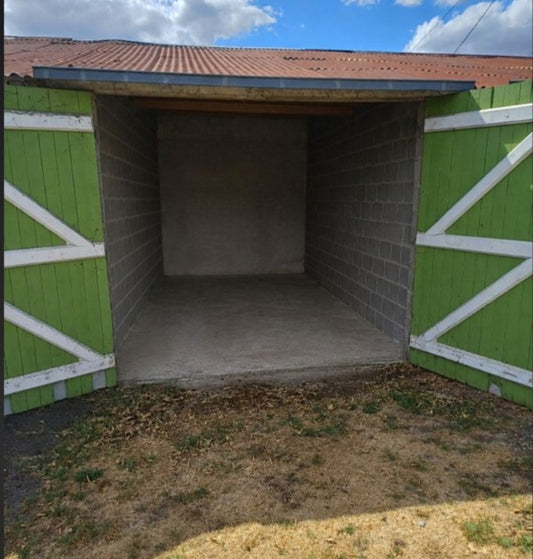 📦 GARAGE / BOX DE STOCKAGE 18 m² + MEZZANINE – SEGRÉ
